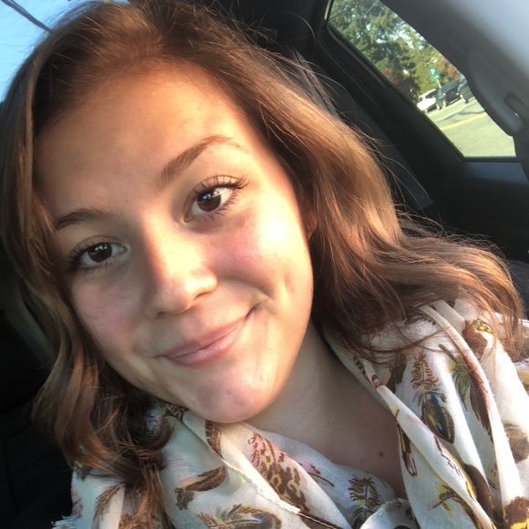 Meet your Posher, Jessica - Picture 1 of 1